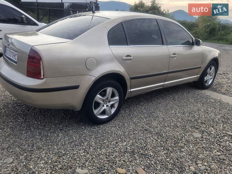 Лифтбек Skoda Superb 2005 в Тячеве