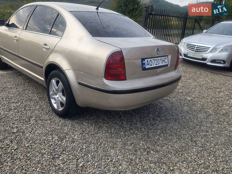 Лифтбек Skoda Superb 2005 в Тячеве