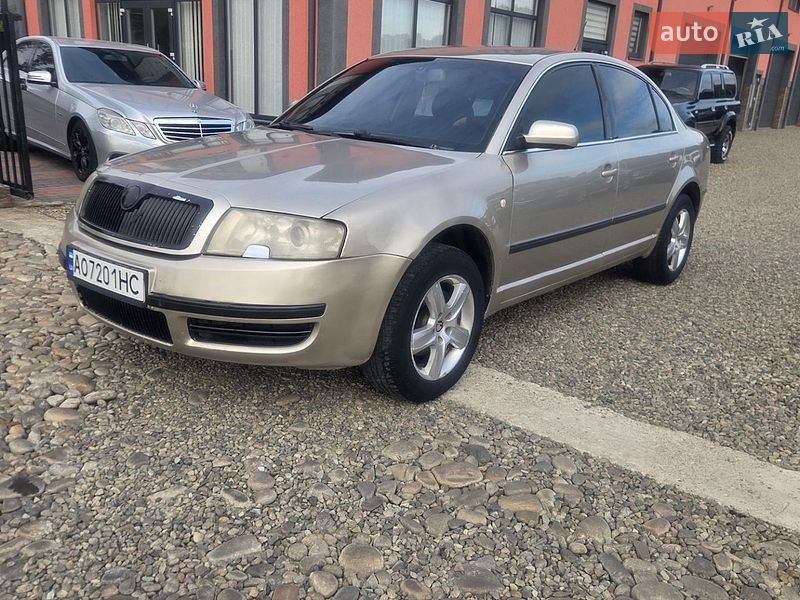 Лифтбек Skoda Superb 2005 в Тячеве