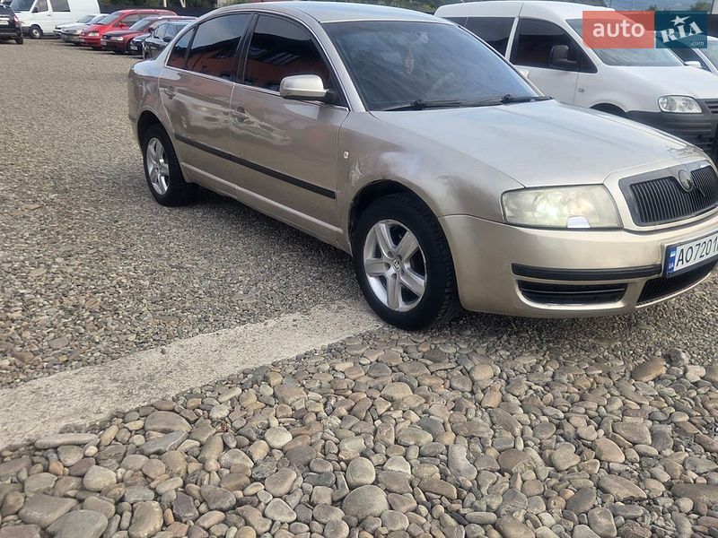 Лифтбек Skoda Superb 2005 в Тячеве
