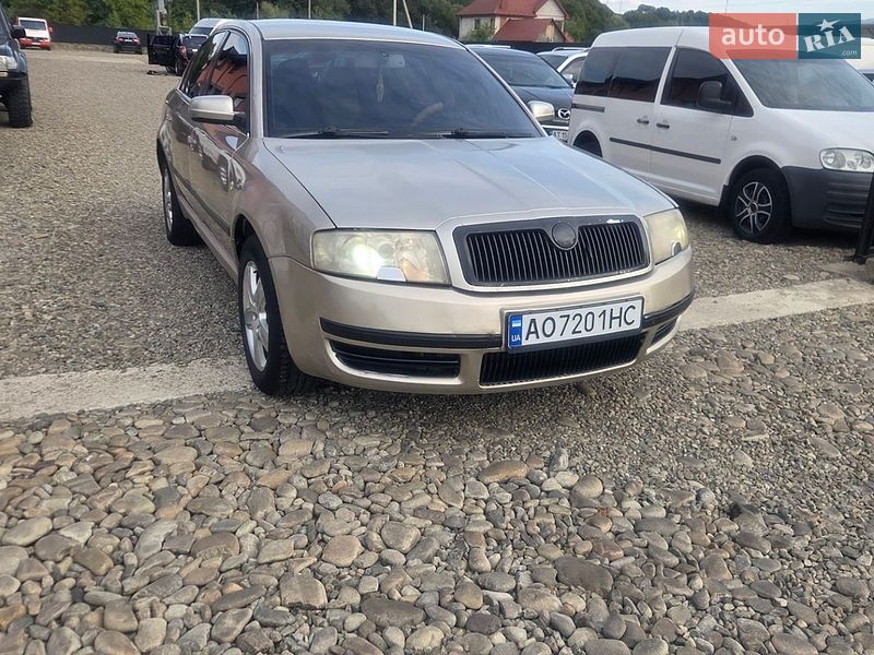 Лифтбек Skoda Superb 2005 в Тячеве