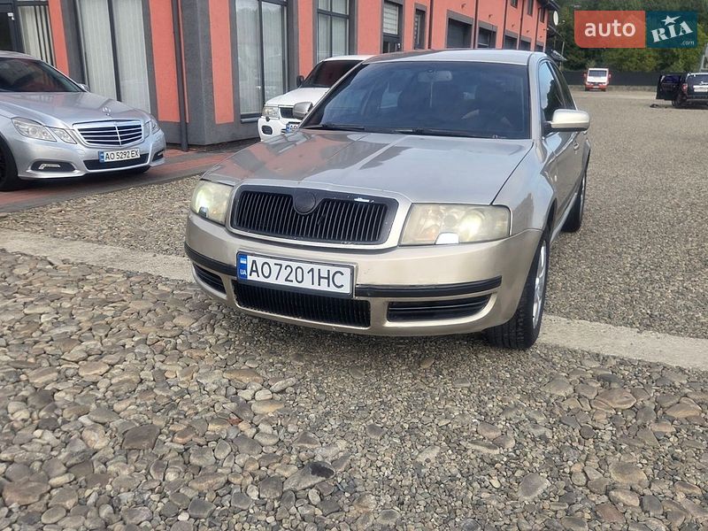 Лифтбек Skoda Superb 2005 в Тячеве