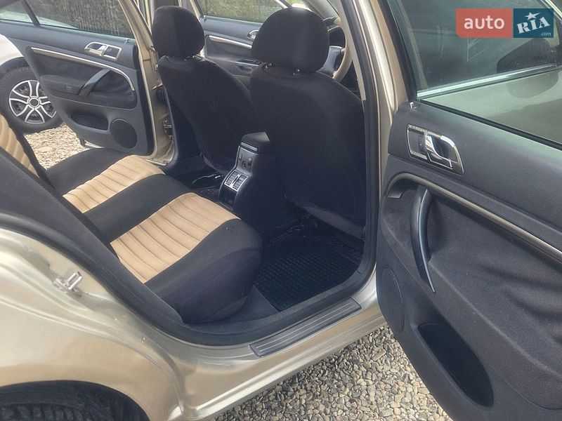 Лифтбек Skoda Superb 2005 в Тячеве