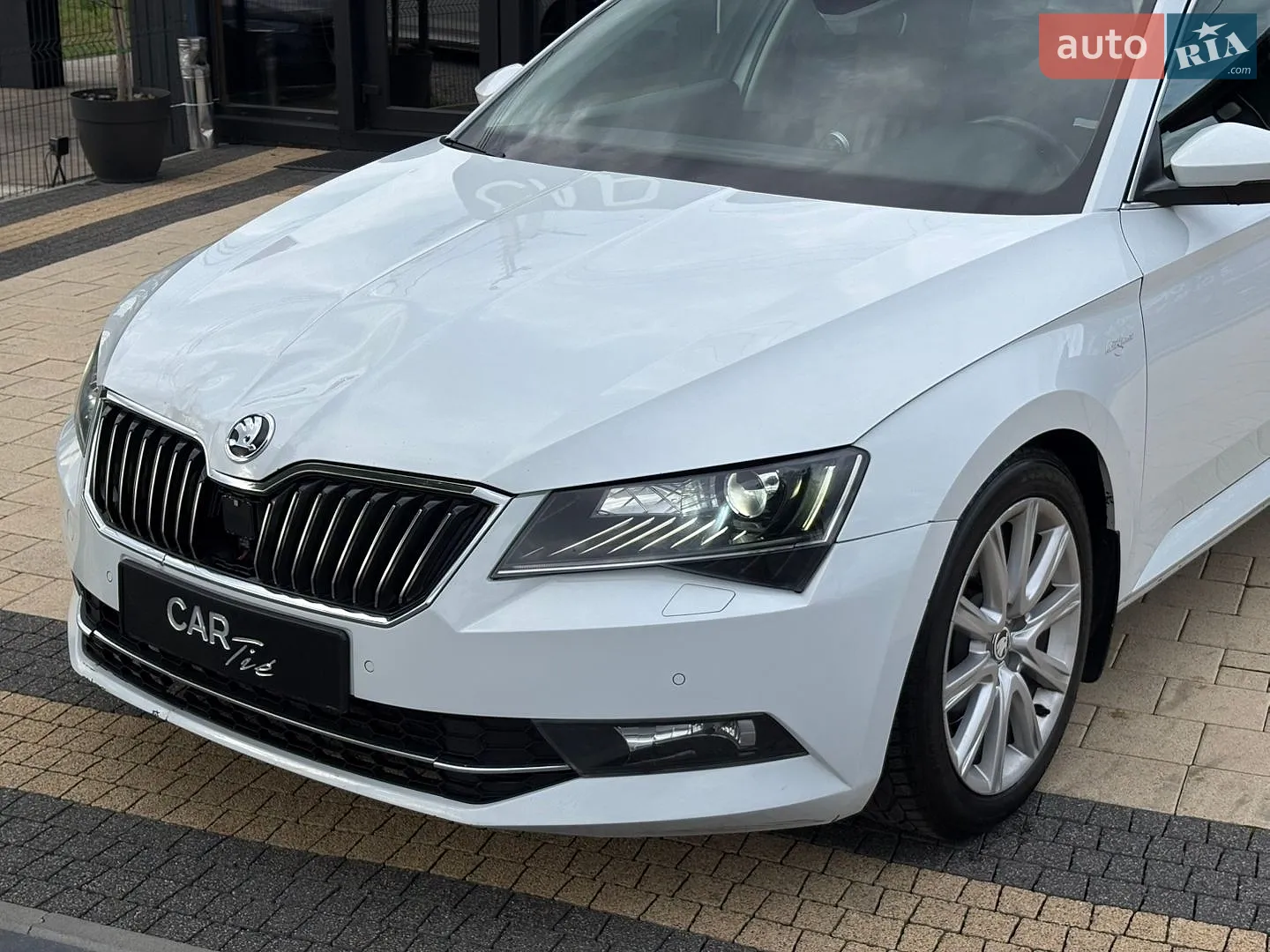 2015 Skoda Superb - мініатюра 2