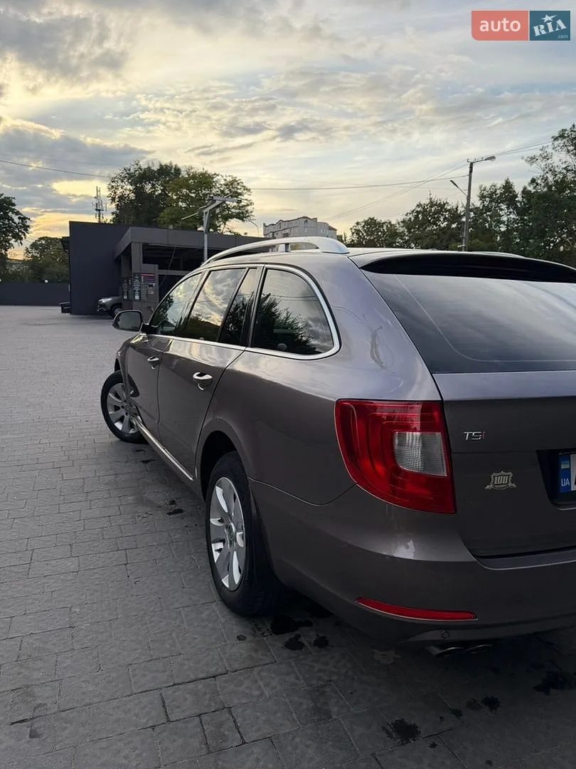 2010 Skoda Superb - мініатюра 7