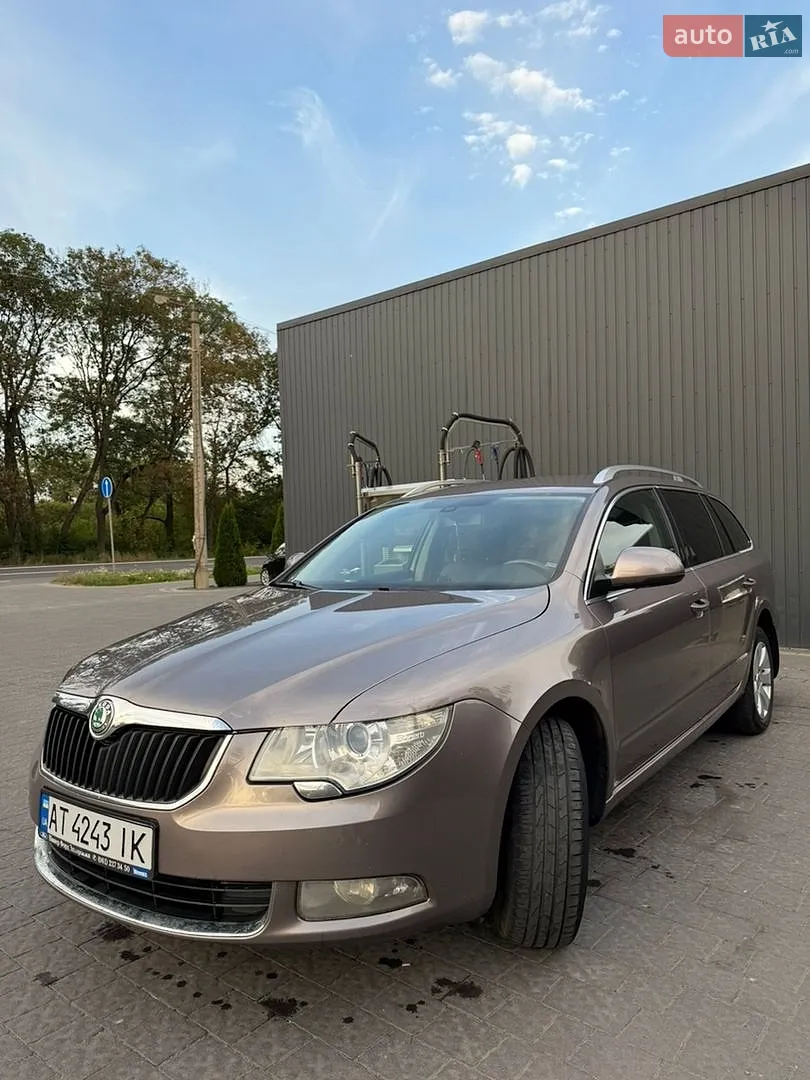 2010 Skoda Superb - мініатюра 2