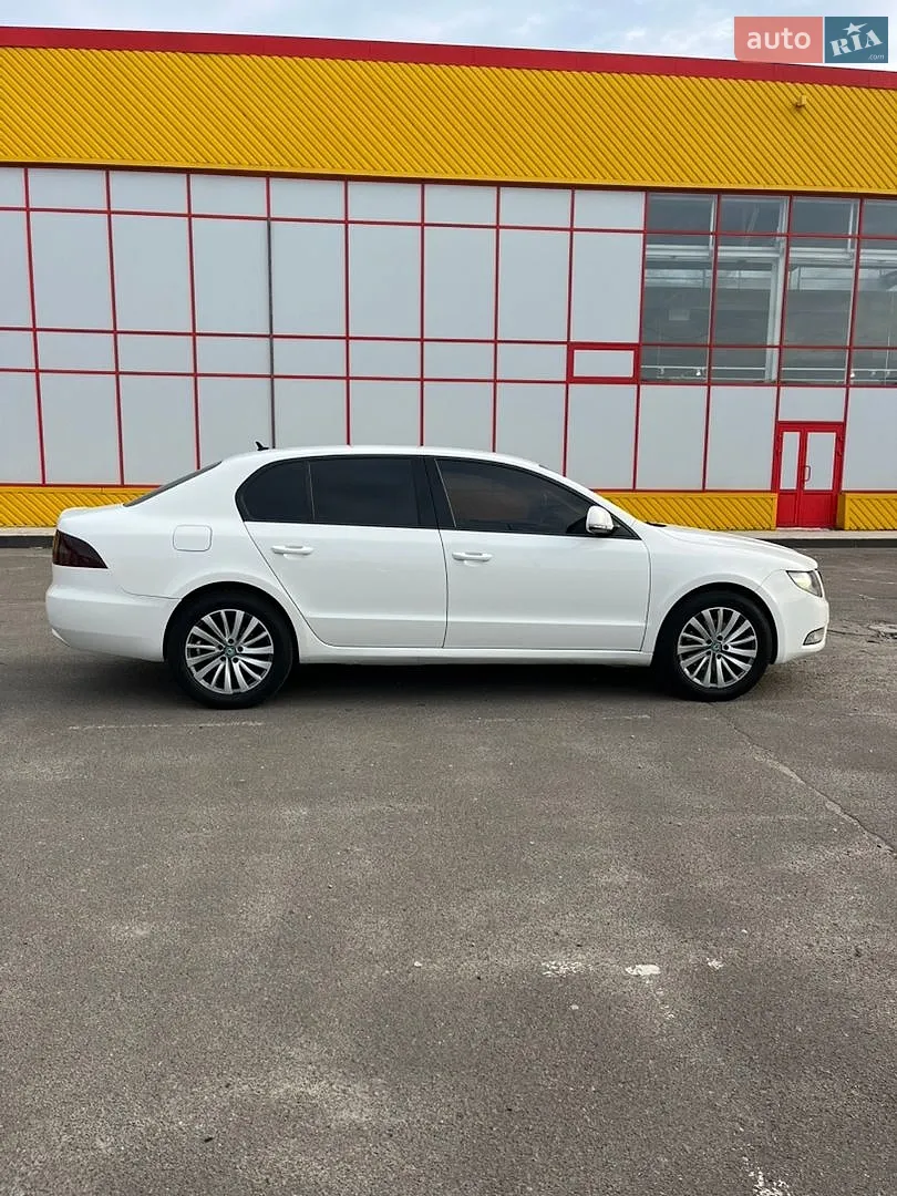 2010 Skoda Superb - мініатюра 7