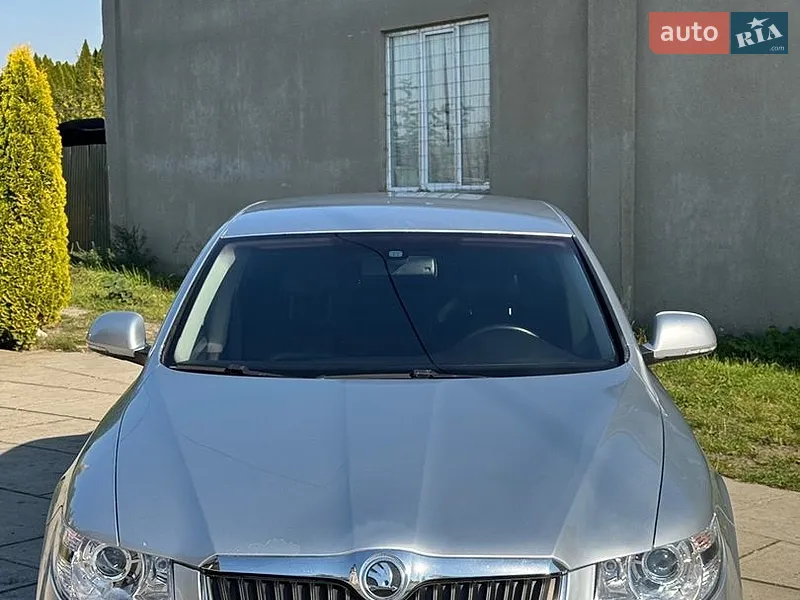 Skoda Superb 2011