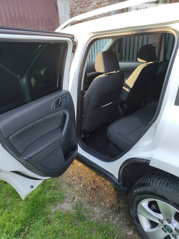 Внедорожник / Кроссовер Skoda Yeti 2013 в Дрогобыче
