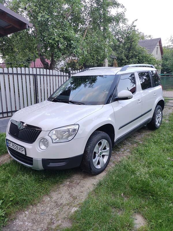 Внедорожник / Кроссовер Skoda Yeti 2013 в Дрогобыче