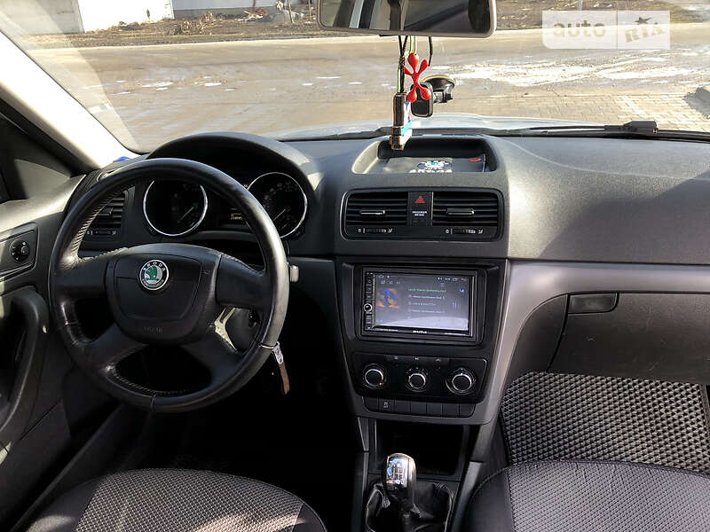 Позашляховик / Кросовер Skoda Yeti 2010 в Волочиську