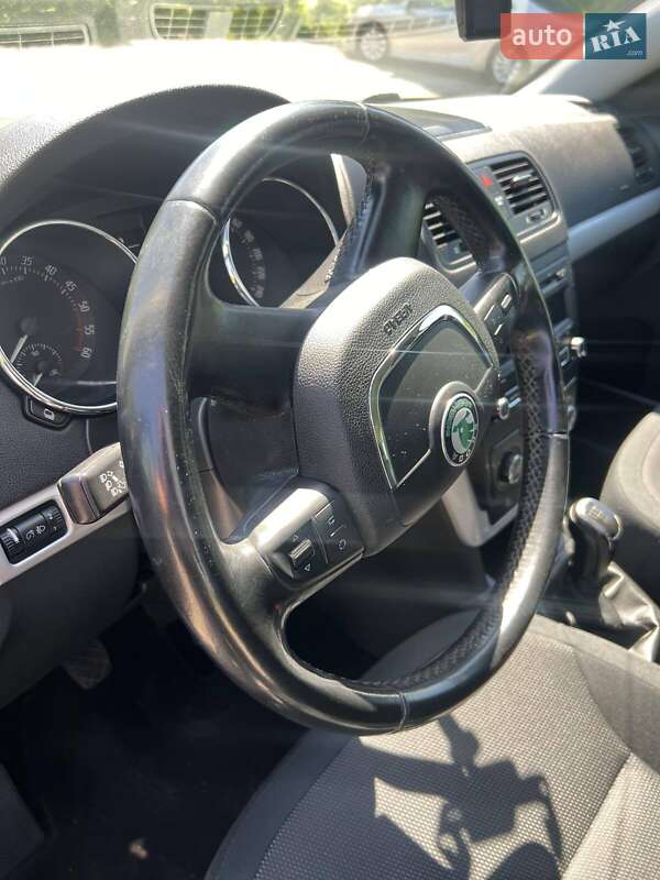 Внедорожник / Кроссовер Skoda Yeti 2011 в Покрове