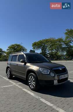 Внедорожник / Кроссовер Skoda Yeti 2012 в 