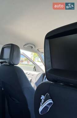 Внедорожник / Кроссовер Skoda Yeti 2012 в 