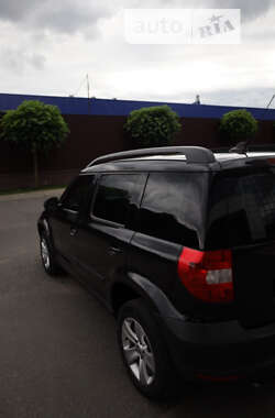 Внедорожник / Кроссовер Skoda Yeti 2010 в 