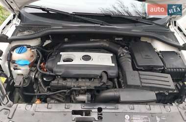 Внедорожник / Кроссовер Skoda Yeti 2011 в 