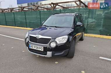 Внедорожник / Кроссовер Skoda Yeti 2011 в Каменском