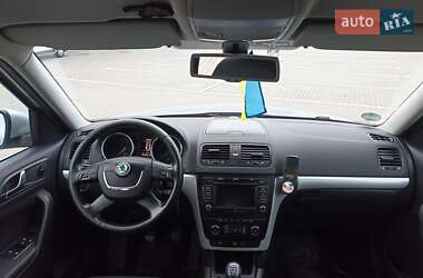 Позашляховик / Кросовер Skoda Yeti 2010 в 