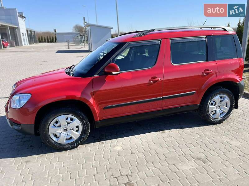 Внедорожник / Кроссовер Skoda Yeti 2010 в Городке