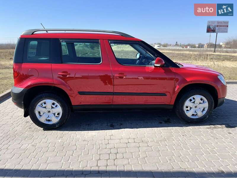 Внедорожник / Кроссовер Skoda Yeti 2010 в Городке