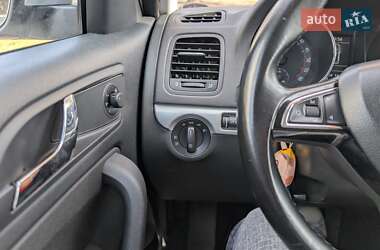 Внедорожник / Кроссовер Skoda Yeti 2015 в 