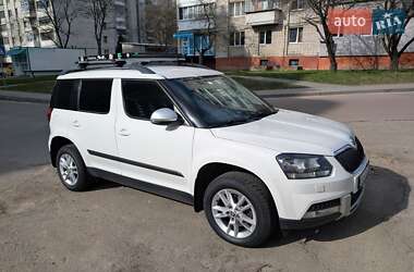 Внедорожник / Кроссовер Skoda Yeti 2015 в 
