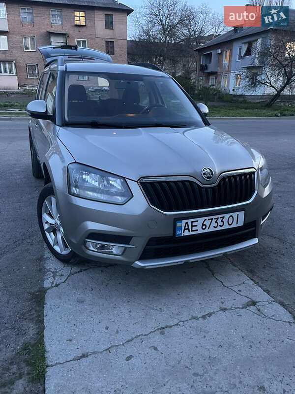 Внедорожник / Кроссовер Skoda Yeti 2014 в 