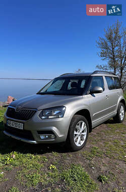 Внедорожник / Кроссовер Skoda Yeti 2014 в 