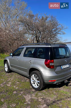 Внедорожник / Кроссовер Skoda Yeti 2014 в 