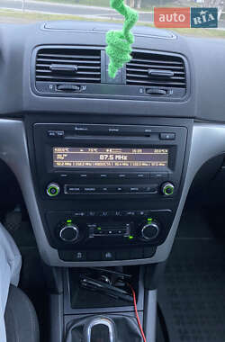 Внедорожник / Кроссовер Skoda Yeti 2011 в 
