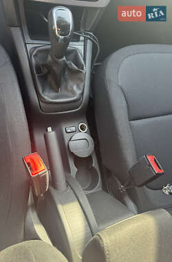 Внедорожник / Кроссовер Skoda Yeti 2012 в 