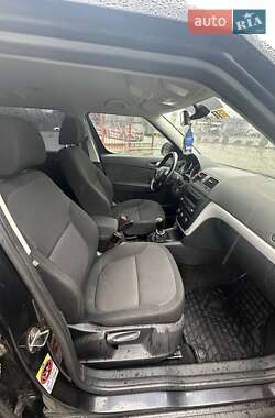 Внедорожник / Кроссовер Skoda Yeti 2009 в 