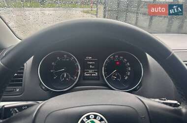 Внедорожник / Кроссовер Skoda Yeti 2009 в 