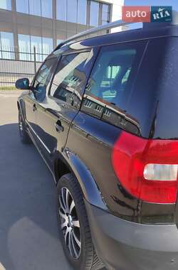 Внедорожник / Кроссовер Skoda Yeti 2012 в 