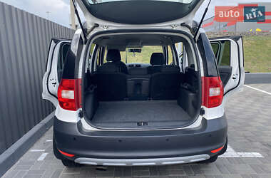Позашляховик / Кросовер Skoda Yeti 2012 в 