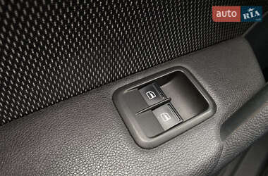 Позашляховик / Кросовер Skoda Yeti 2012 в 