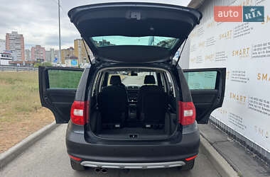 Позашляховик / Кросовер Skoda Yeti 2010 в 