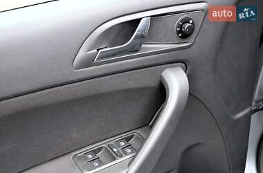 Позашляховик / Кросовер Skoda Yeti 2011 в 