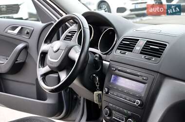 Позашляховик / Кросовер Skoda Yeti 2011 в 