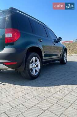 Внедорожник / Кроссовер Skoda Yeti 2009 в 