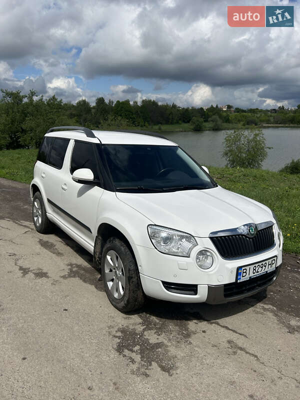 Внедорожник / Кроссовер Skoda Yeti 2011 в 