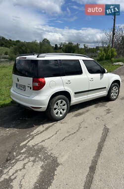 Внедорожник / Кроссовер Skoda Yeti 2011 в 