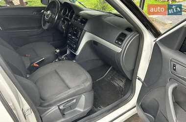 Внедорожник / Кроссовер Skoda Yeti 2011 в 