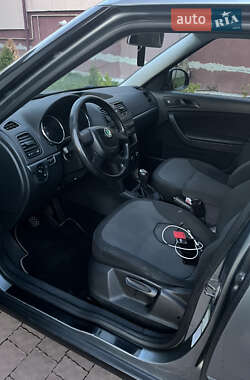 Внедорожник / Кроссовер Skoda Yeti 2010 в 