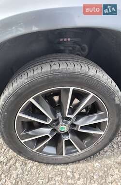 Внедорожник / Кроссовер Skoda Yeti 2013 в 