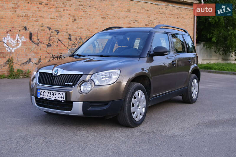 Позашляховик / Кросовер Skoda Yeti 2012 в 