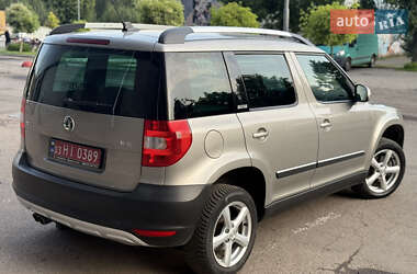 Позашляховик / Кросовер Skoda Yeti 2013 в 