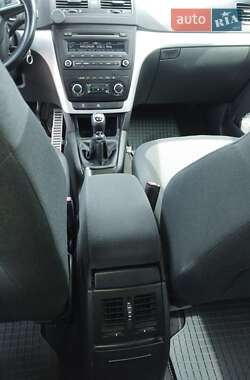 Внедорожник / Кроссовер Skoda Yeti 2014 в 