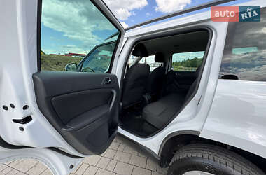 Внедорожник / Кроссовер Skoda Yeti 2016 в 