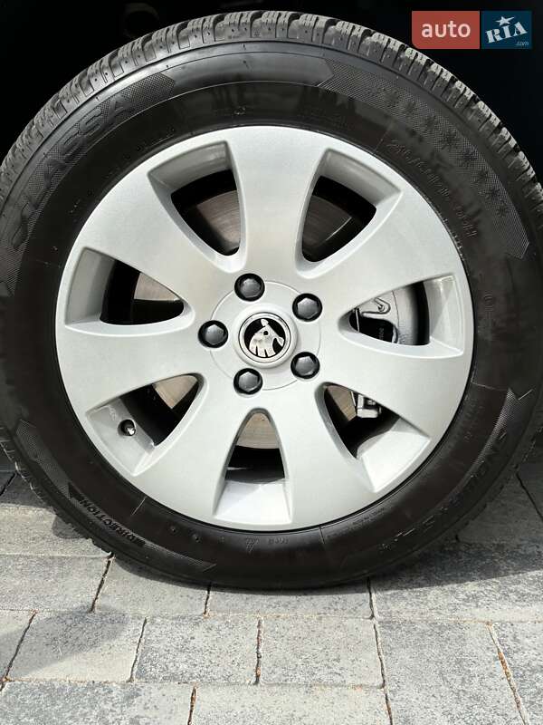 Внедорожник / Кроссовер Skoda Yeti 2014 в Звягеле